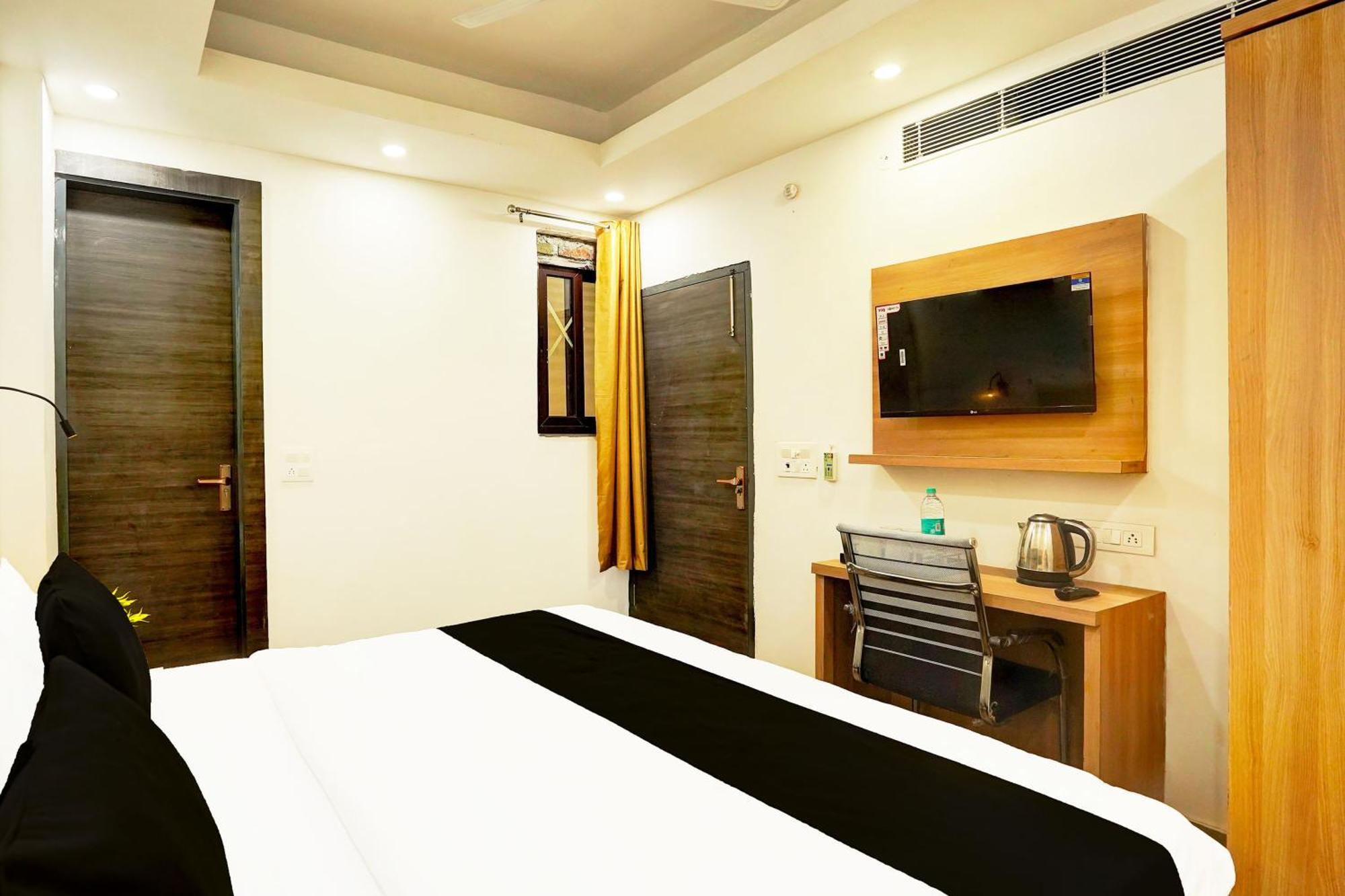 Super Townhouse Sector 104 Noida酒店 外观 照片