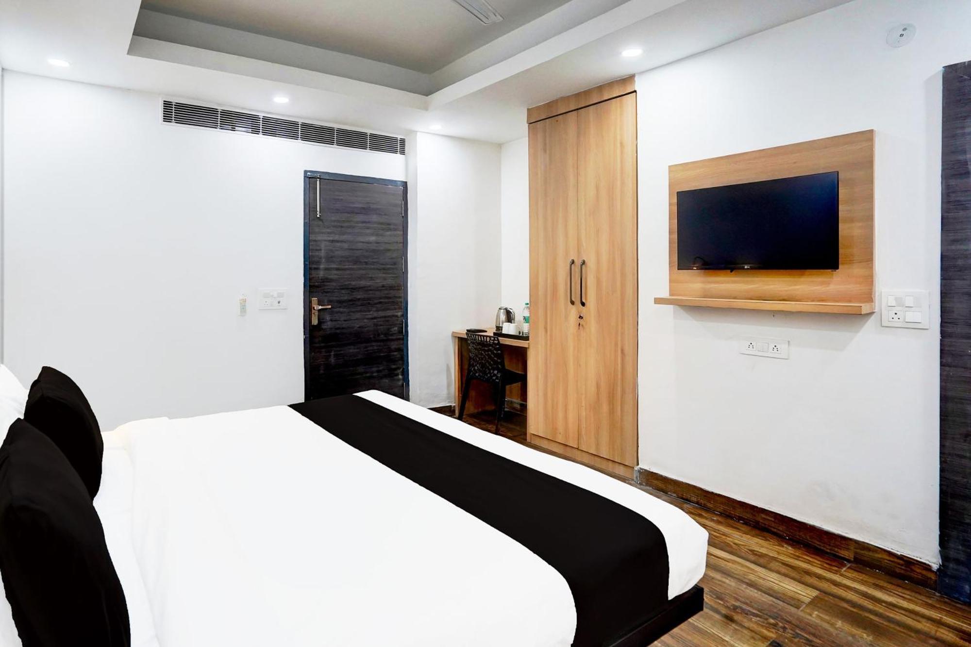Super Townhouse Sector 104 Noida酒店 外观 照片